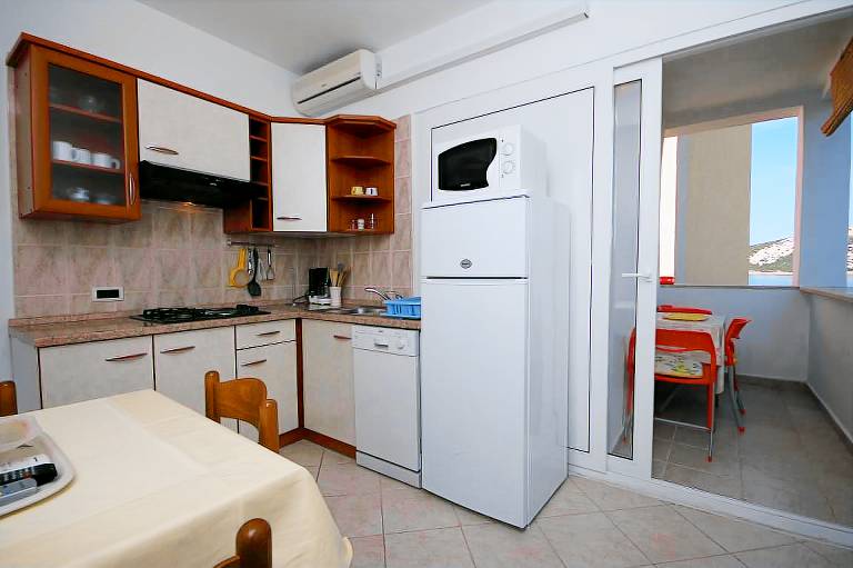 One bedroom apartment near beach Stara Novalja, Pag (A-6301-c) — photo 3