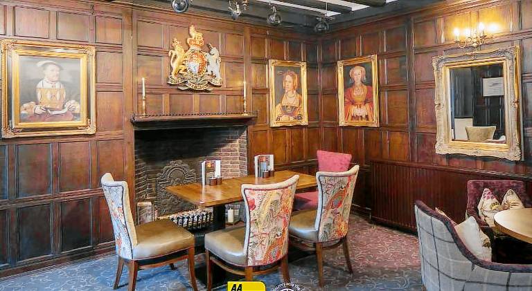 The Tudor House Hotel, Tewkesbury, Gloucestershire - The Coaching Inn Group — photo 4