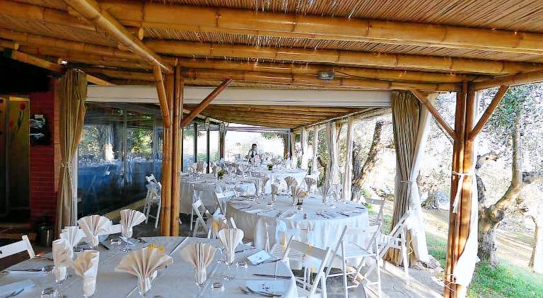 Farm with barbeque, pool & garden — photo 4