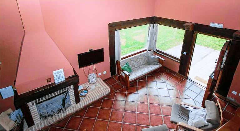 Fully equipped vacation home with yard, patio & BBQ | Suitable for remote work | Pet-friendly — photo 2