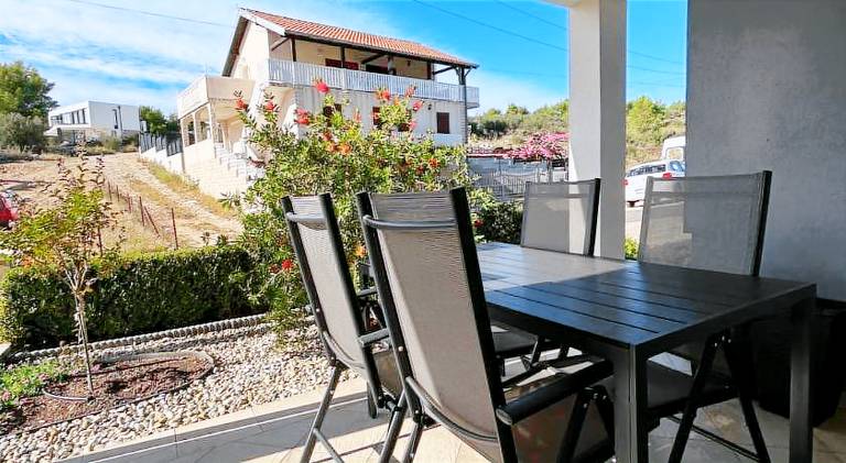 Apartment with 2 rooms for 6 persons — photo 4