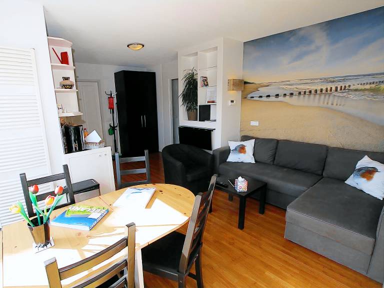 Holiday apartment with garden, patio & BBQ — photo 5