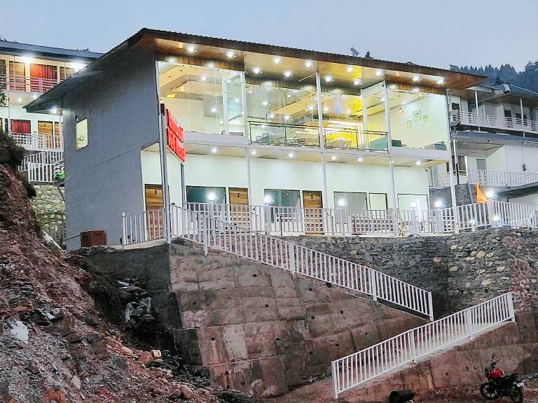 Yamunotri Heli Resort in Rajgarhi