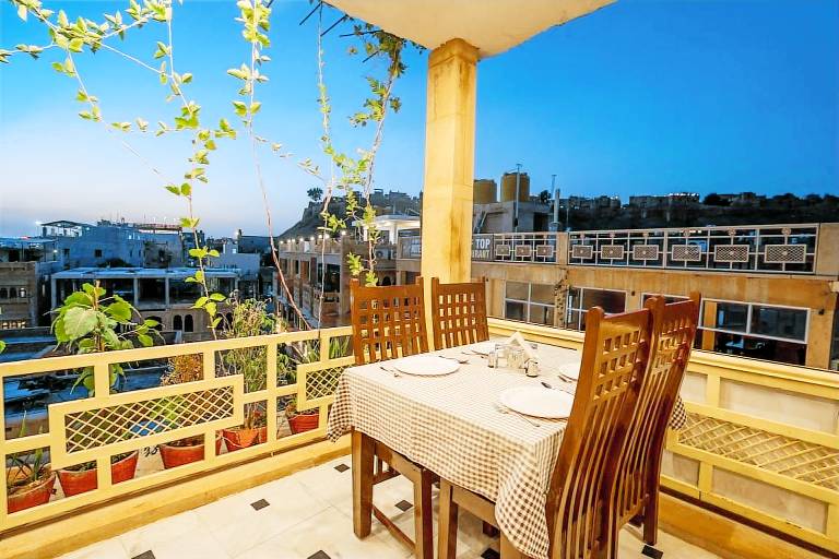 Lovely serviced apartment with patio | Pet-friendly — photo 5