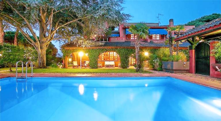Villa with yard, private pool & BBQ | Suitable for remote work | Pets allowed in San Felice Circeo