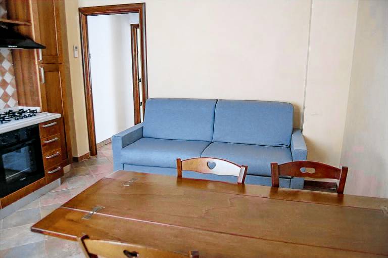 Rental apartment with yard — photo 2