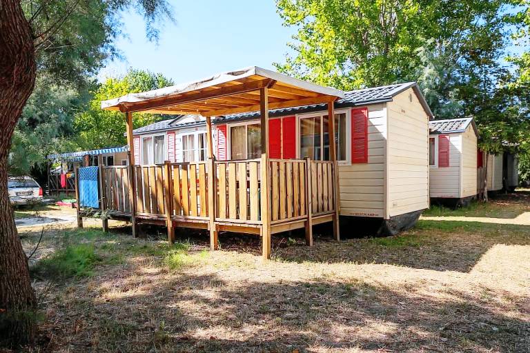 Charming mobile home with barbeque & pool | Next to the beach | Pets are welcome — photo 5