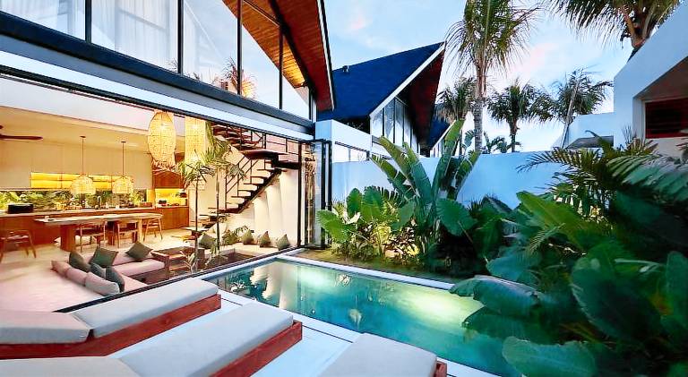 Villa with pool — photo 3