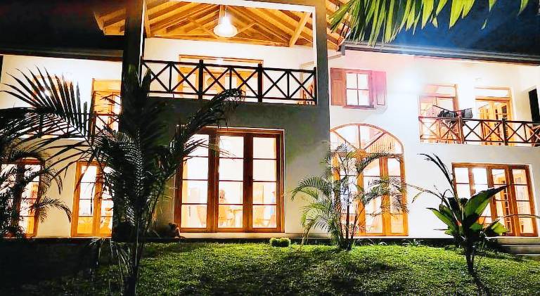 Luxury French "Cannelle lake villa" — photo 3
