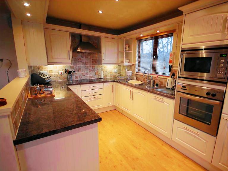 Cottage with 2 rooms for 4 persons — photo 4