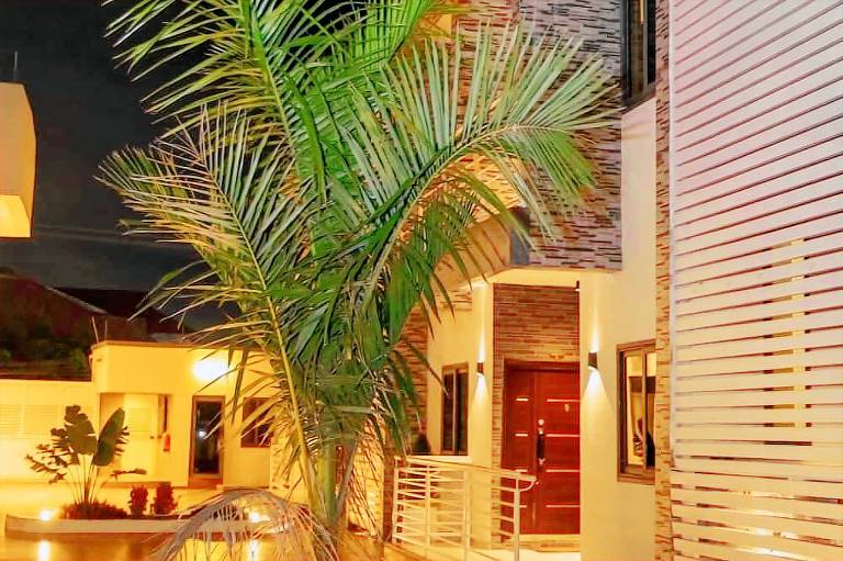 PLATINUM PLUS APARTMENTS