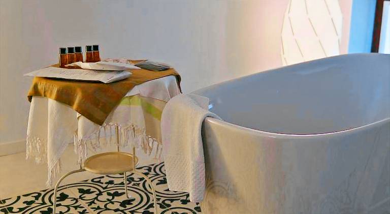Holiday apartment with garden & patio — photo 3
