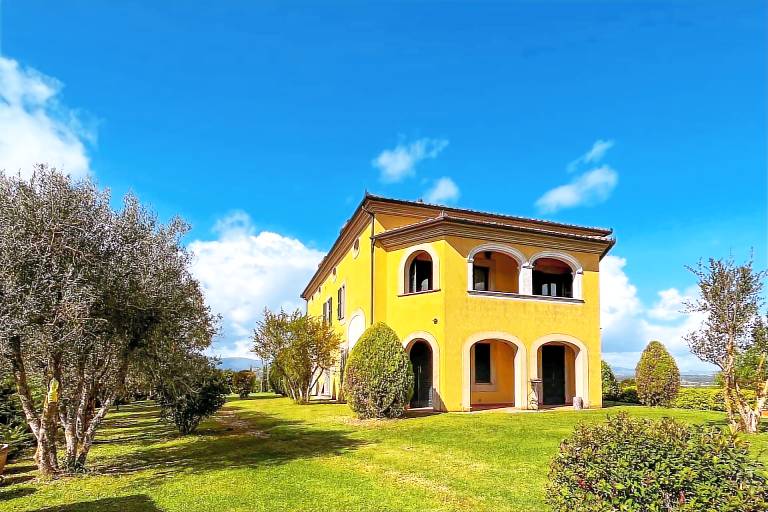 Villa with private pool, garden & grill — photo 2