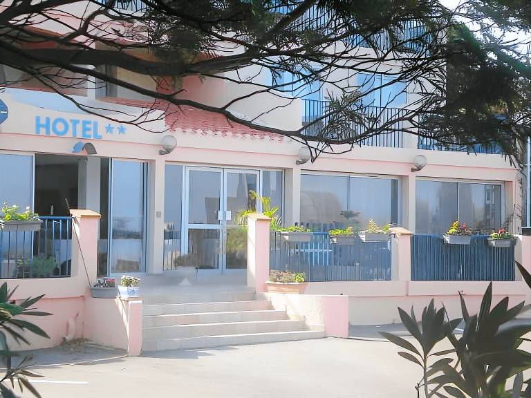 Serviced apartment with terrace | Next to the beach | Perfect for remote work | Pets are welcome in Collioure