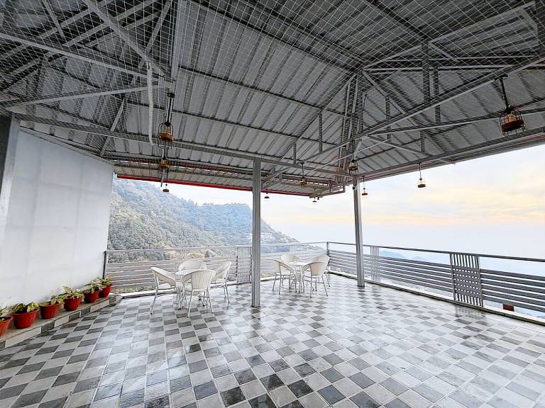 Vacation home with patio in Mussoorie