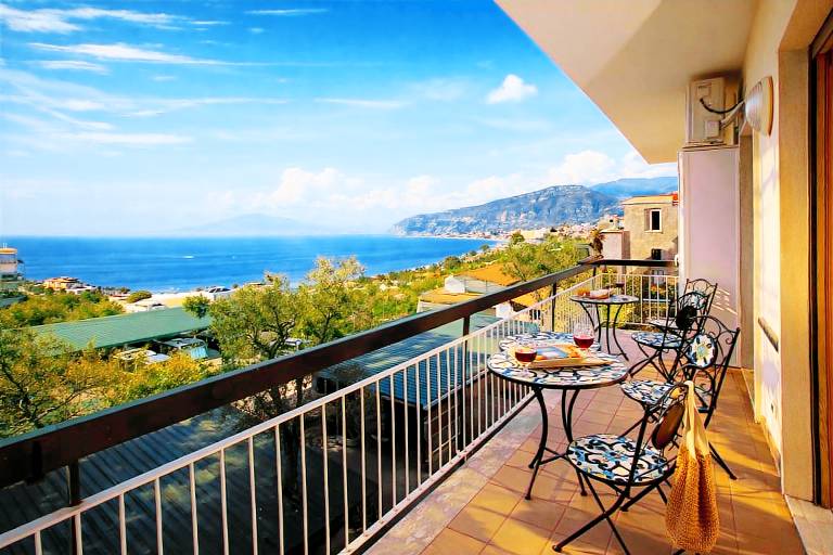 Holiday apartment with 3 rooms for 7 persons in Sorrento