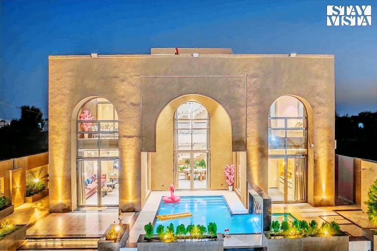 585 m&sup2; Villa