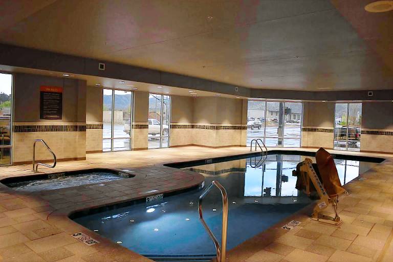 La Quinta Inn & Suites by Wyndham Flagstaff East I-40 — photo 5