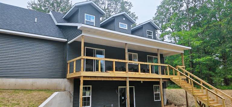 House Canadian Lakes