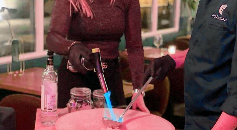 The Riverside Logies & Restaurant