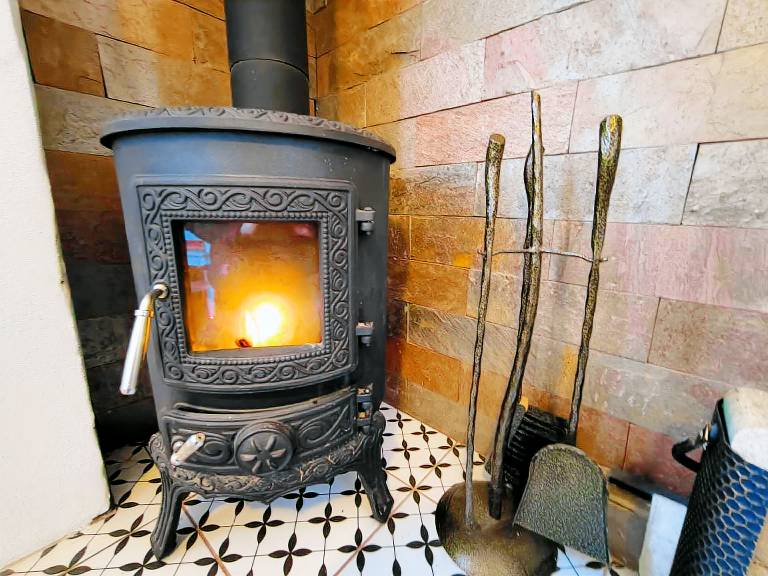 Cabin with sauna, hot tub & garden in Olomouc