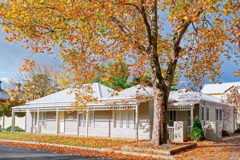Bed and breakfast  Macedon