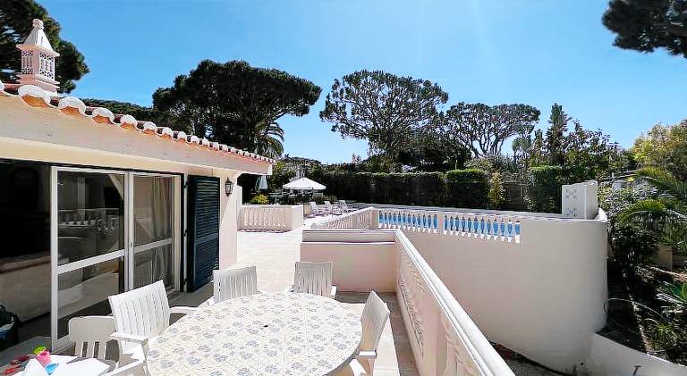 Villa with yard, terrace & private pool | Perfect for remote work — photo 5