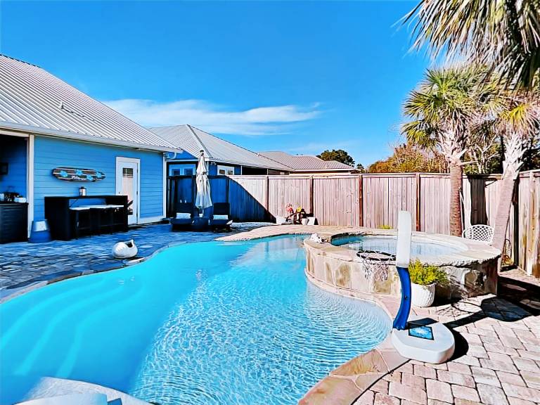 House Long Beach Resort