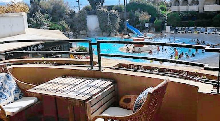 Apartment with private pool, terrace & garden — photo 5