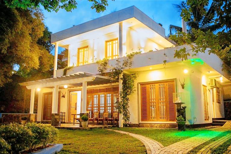 Villa with yard, pool & grill | Suitable for remote work | Dogs allowed — photo 4