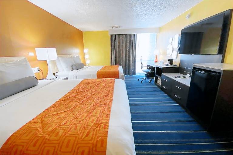 Howard Johnson by Wyndham Clifton NJ
