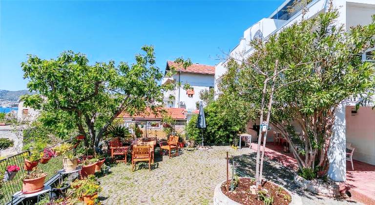 House Copacabana - on Ciovo, sea view, parking — photo 4