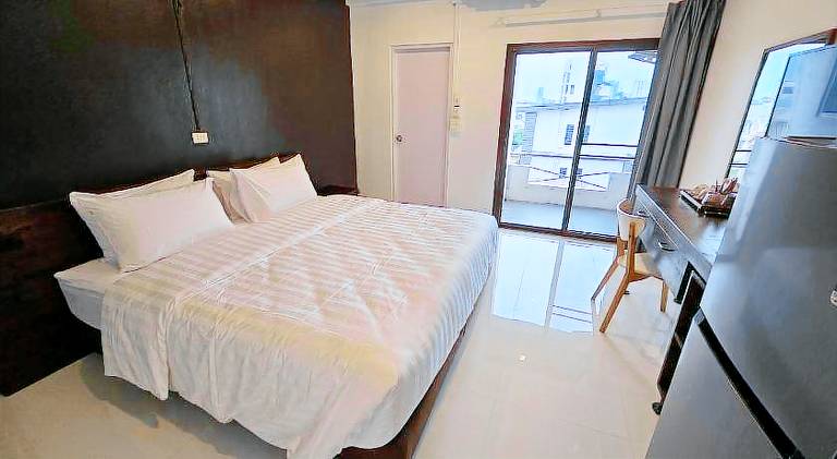 Holiday apartment with barbecue & patio | Pets allowed — photo 2