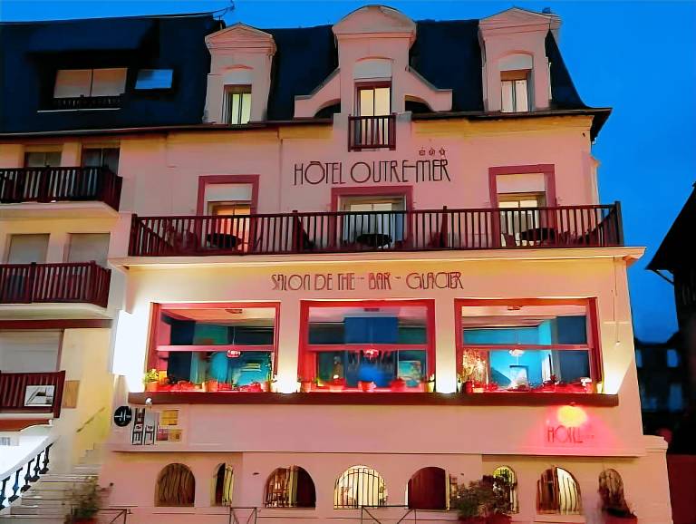Hotel Outre-Mer - Villa Le Couchant in Villers-sur-Mer