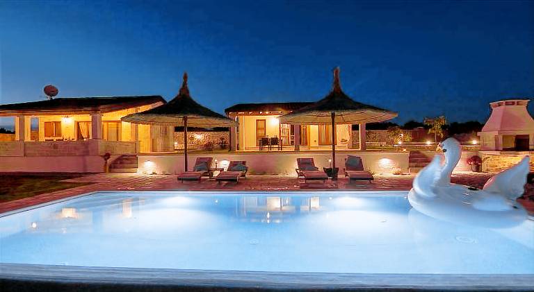 Villa with pool & jacuzzi in Biograd na Moru