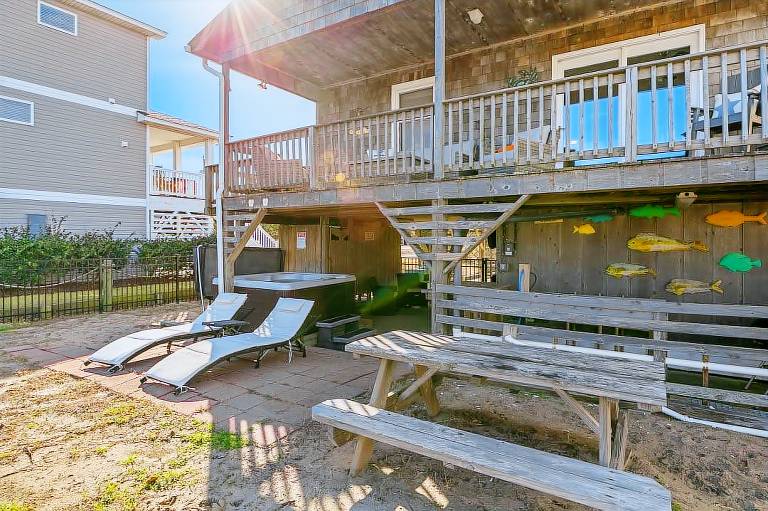Sea La Vie II 450 ft to the beach Hot Tub and Dog Friendly — photo 4
