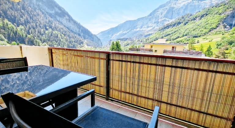 Apartment with terrace — photo 4
