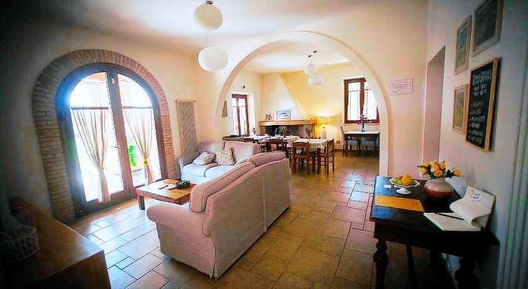 Vacation home with terrace, yard & jacuzzi | Suitable for remote work — photo 2