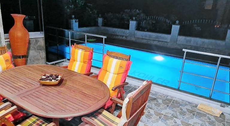 Villa with private pool, jacuzzi & patio — photo 4