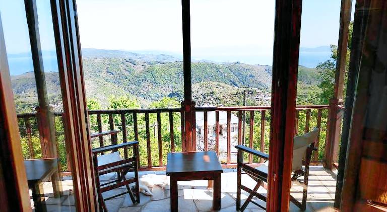 House with garden in South Pelion
