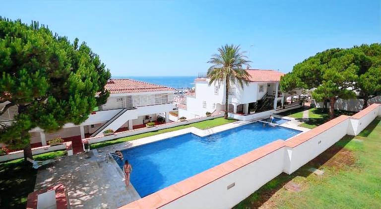 Nice holiday apartment with garden, pool & terrace | Next to the beach | Pet-friendly — photo 2