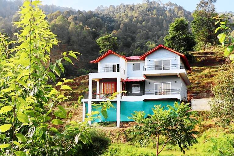 Beautiful apartment with patio, garden & BBQ | Suitable for remote work | Pets allowed in Almora