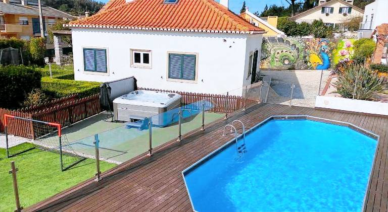 Villa with patio, barbecue & private pool in Sintra