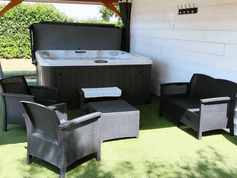 Spacious house with spa, billiards, and large garden near Chablis — photo 2