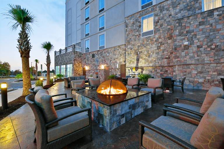 Hampton Inn & Suites Columbia Southeast Ft. Jackson — photo 2