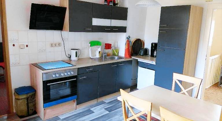 Apartment with patio, BBQ & garden — photo 4
