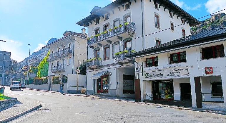 Charming holiday apartment with terrace | Pet-friendly in Saint-Vincent