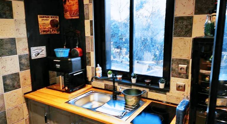 Vacation home with hot tub — photo 5