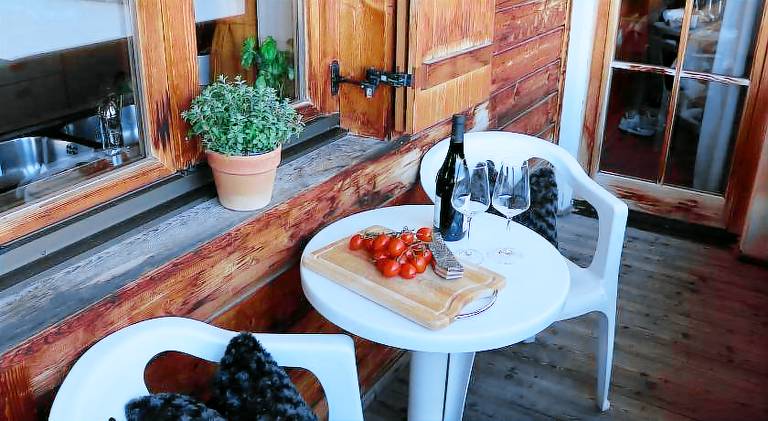 Apartment with yard & terrace | Pet-friendly — photo 5
