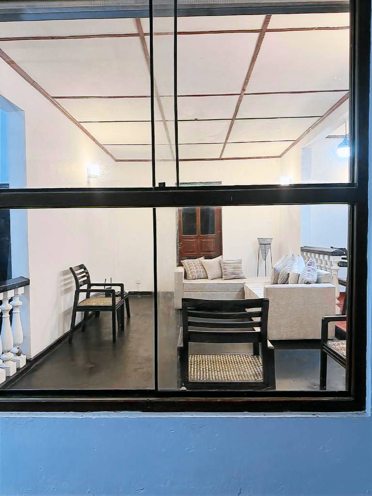 Villa with patio & yard | Beach nearby | Pets allowed — photo 5